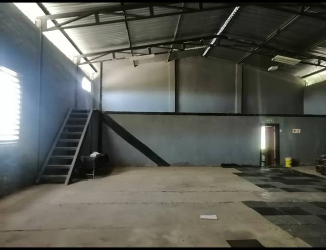 500M² BUILDING TO LET IN WITHOK ESTATE